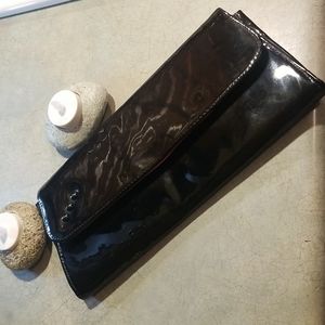 VTG 1950s PATENT LEATHER CLUTCH WITH 3 BUTTONS ON DIAGONAL &APRICOT SATIN LINING